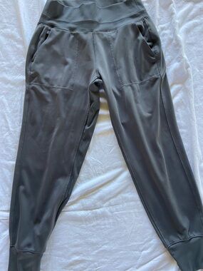 Athleta women’s Venice High Rise Jogger